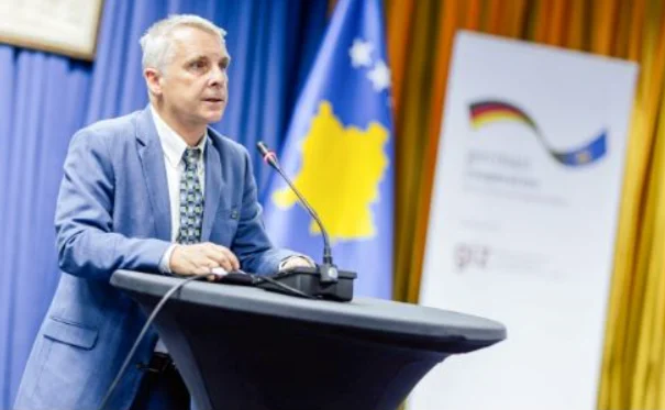 Ambasadori gjerman përgënjeshtron deklaratat e Listës Serbe