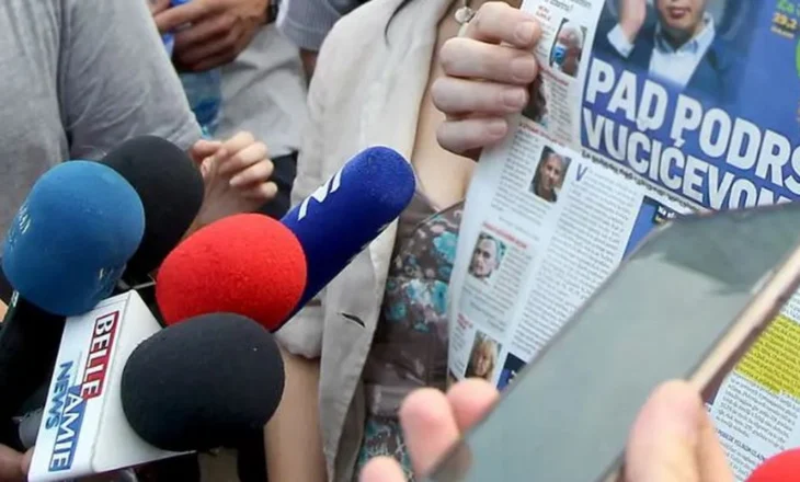 Analiza e DW: Gazetarët në Serbi nën presionin e regjimit të Vuçiçit