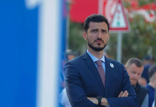 Andi Mustafaj heq dorë nga drejtimi i Departamentit “Brain Gain” në PD
