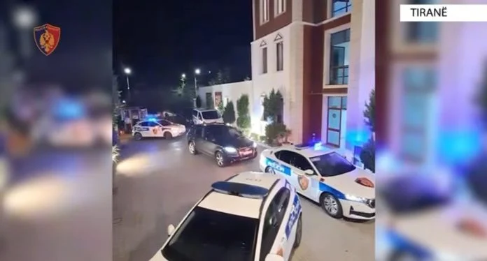 Armë drejt Anglisë, pranga dy trafikantëve, si ranë në gjurmët e policisë shkodranët, pistoletën e fshehën në televizor
