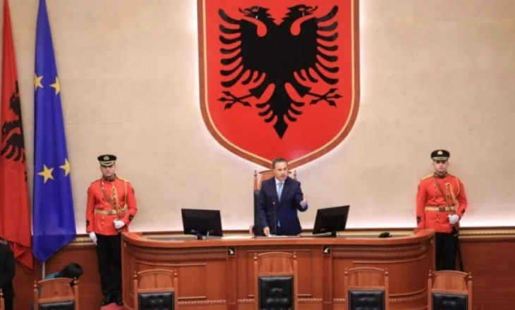 ‘Asgjesoi parlamentin’/ PD liston 11 shkeljet e Niko Peleshit, zyrtarizon shkresën për shkarkimin e kreut të Kuvendit