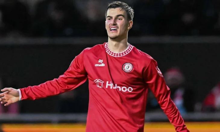 Asist dhe gol, sulmuesi i harruar nga Sylvinho shkëlqen në Angli (Video)