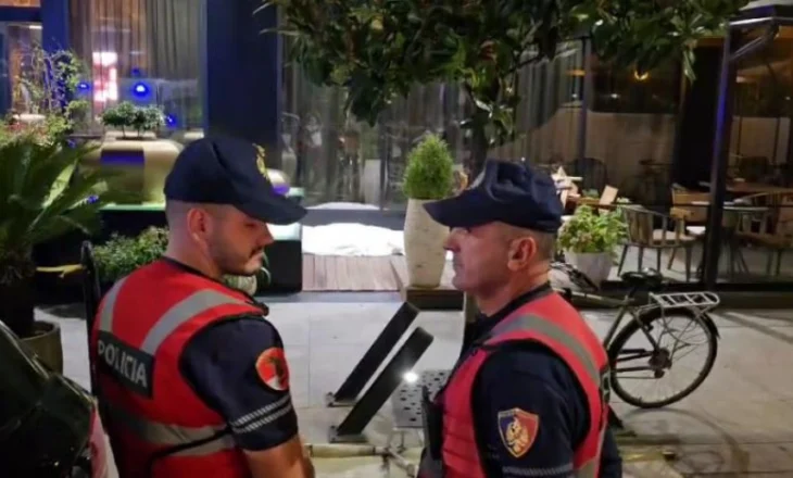 Atentati në qendër të Shkodrës/ Viktima ishte ulur në lokal! Autorët u larguan me motor të zi