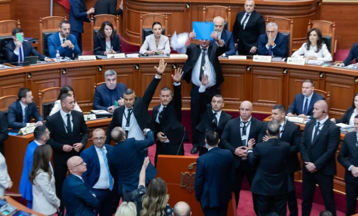 Belinda Balluku: Çfarë zhgënjimi dhe përsëritje skizofrenike e kaosit në parlament!