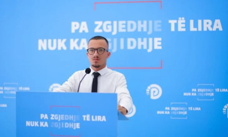 Berberi: Rama dhe Sako shkatërrojnë pa njoftim pronat e qytetarëve dhe shesin Durrësin tek oligarkët e pushtetit