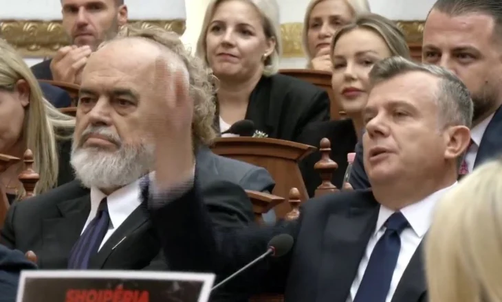 Berisha zapton foltoren e Kuvendit, Rama e Balla të ngrysur nga vendi