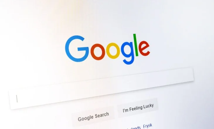 Bie Google dhe shërbimet e saj, përfshirë YouTube e Gmail