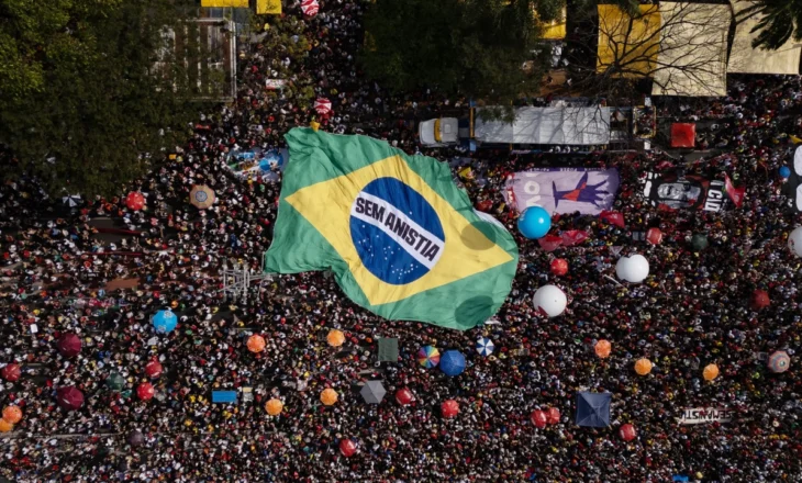 Bolsonaro nën sulm, mijëra protestues në Brazil kërkojnë dënim të plotë ndaj ish-presidentit të vendit
