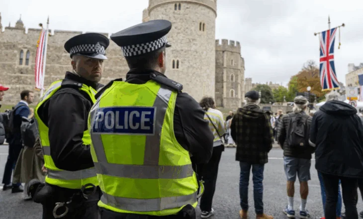 Britania hap portal për rekrutimin e spiunëve të huaj, MI6 do të operojë në “dark web”
