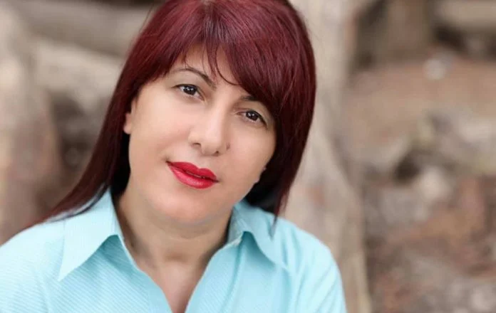 Buqetë poetike nga Adriatike Lami: Pas dashurisë tënde, shkërmoqet çdo ngacmim burri!