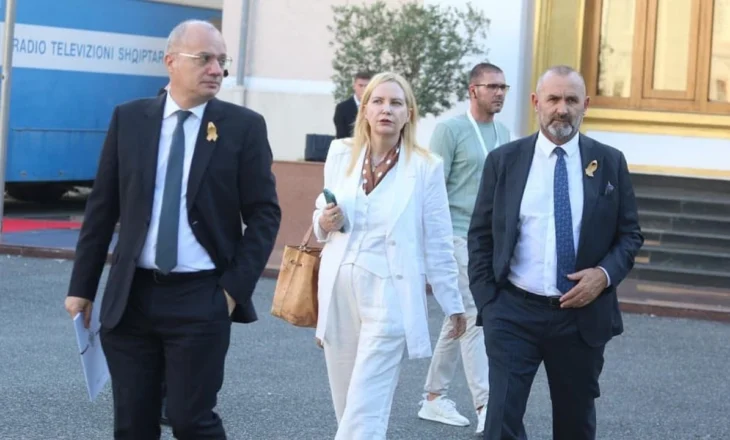 Çamë e grekë nuk bëhen bashkë / Mesila Doda “distancohet” nga Berisha, deklarohet e pavarur në Kuvend