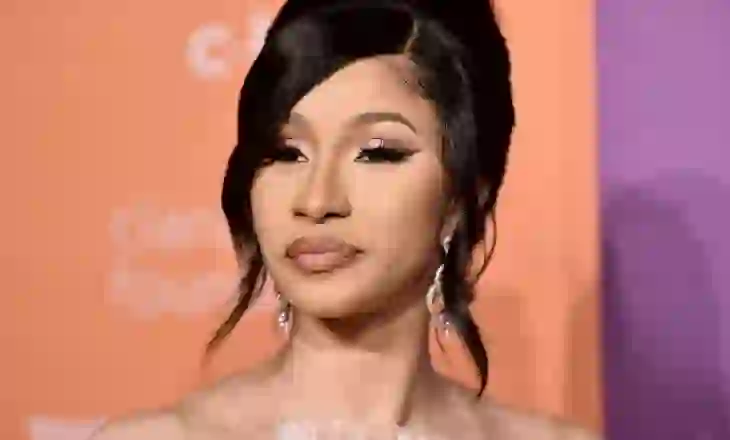 Cardi B arrin një tjetër sukses historik me albumin e ri “Am I The Drama?”