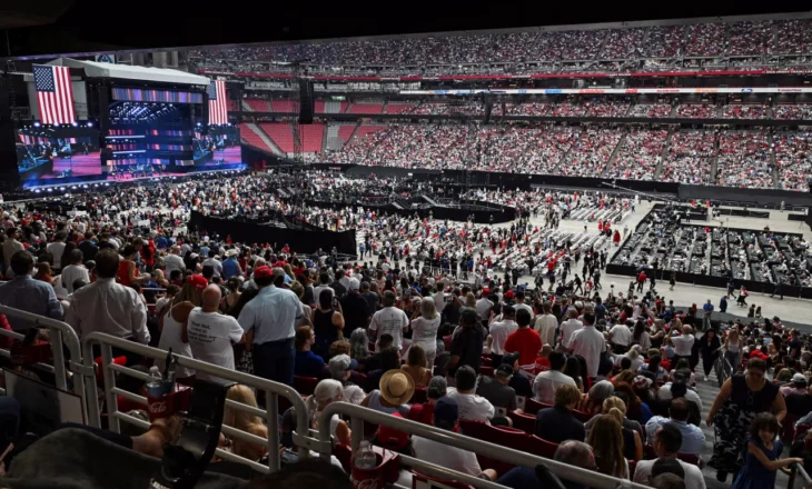 Ceremonia mortore e Charlie Kirk, Trump pritet të mbajë fjalën e tij përpara mijëra pjesëmarrësve
