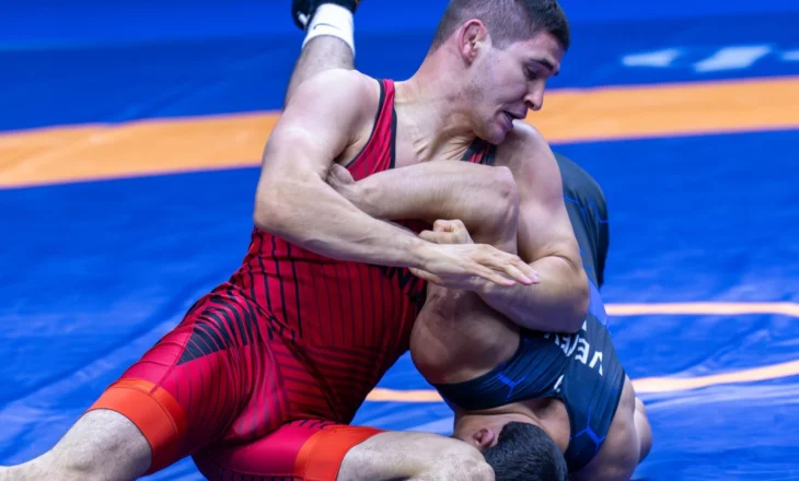 Chermen Valiev i jashtëzakonshëm shkon në finalen e peshës 74kg, nesër duel për të artën në Botëror