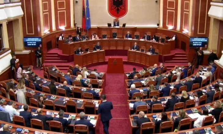 Debate në seancë plenare, opozita kërkon diskutimin e programit të qeverisë së re