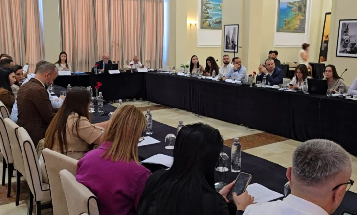 Debati për Kodin Penal/ Tryeza konsultative në Durrës, gjyqtarët: Dispozita të vështira për zbatim me këto kapacitete