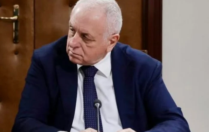 Deklarata e kryeministrit për mjekët, Tritan Shehu: Fishekzjarret e Ramës, përze doktorët shqiptarë dhe kërkon të huaj!