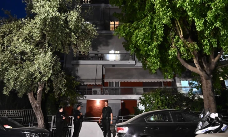 Detaje të reja nga vdekja e çiftit të të moshuarve në Athinë/ Dyshohet se burri vrau gruan dhe më pas veten, të dy kishin plagë zjarri në trup