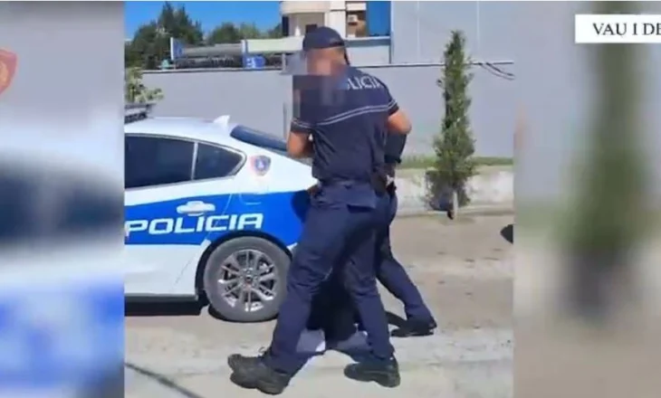 Dhunuan me sende të forta 37-vjeçarin, një i arrestuar, në kërkim bashkëpunëtori