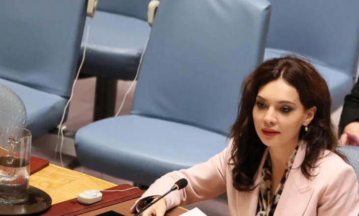“Diella ndriçon OKB-në”: Spiropali e promovon si shpëtimin teknologjik të njerëzimit