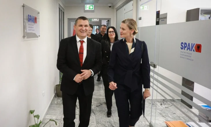 Diskutohet lufta kundër krimit e drogës/ VanHorn takon Dumanin: Gjyqtarët, prokurorët janë rojtarët e të drejtave të çdo qytetari