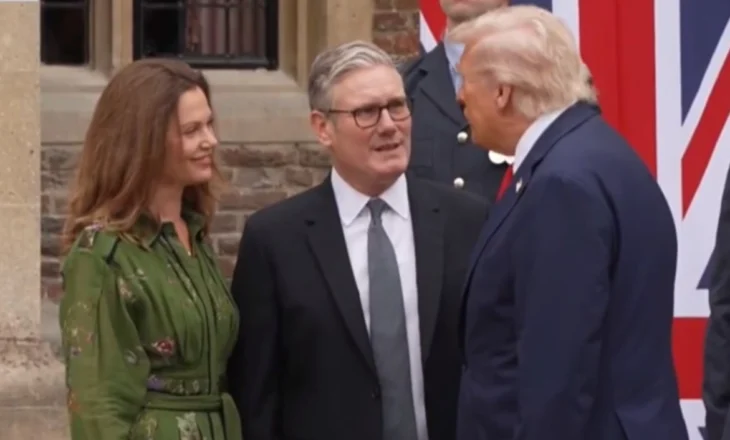 Donald Trump mbërrin me helikopter në rezidencën e kryeministrit britanik, nis takimi me Keir Starmer