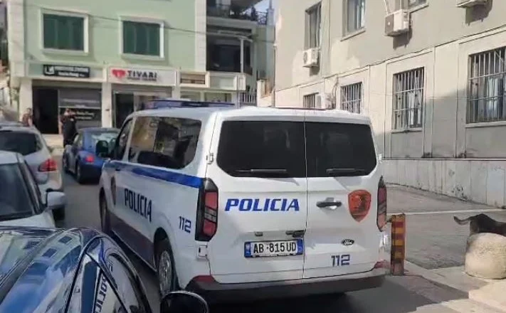 “Donte të më përdhunonte”, del para gjykatës i riu që vrau me thikë 51-vjeçarin në Durrës/ Ja çfarë deklaroi ai