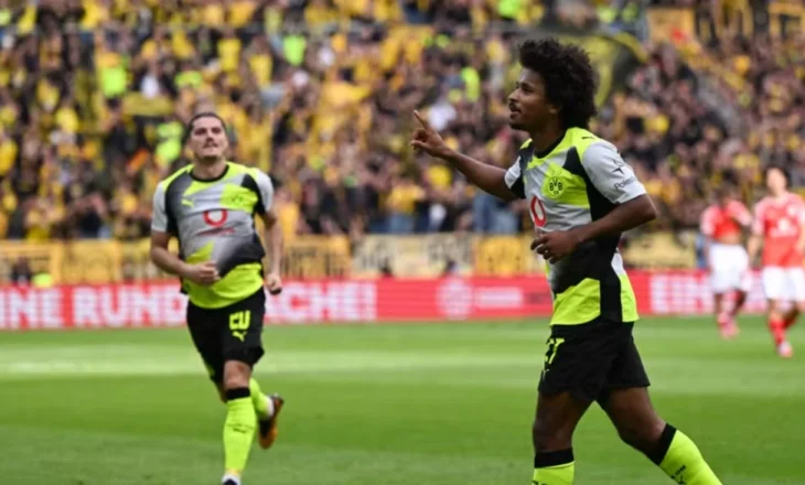 Dortmund merr fitoren e tretë rresht, triumf në transfertë për Leverkusen dhe Leipzig (video)