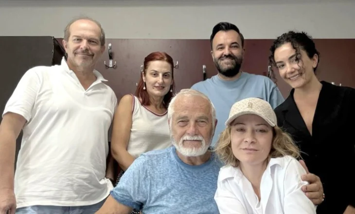 Drama “Babai” me në rol dhe aktorin Viktor Zhusti premierë këtë sezon artistik në skenën teatrore