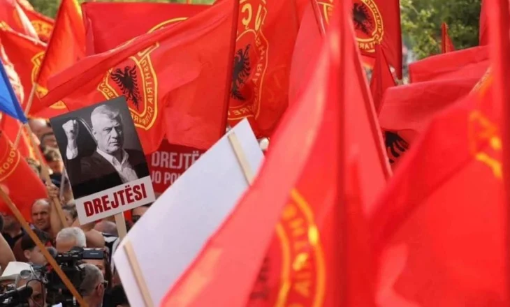 “Drejtësi për Kosovën dhe Çlirimtarët e saj”, Rama poston foto nga protesta në Hagë