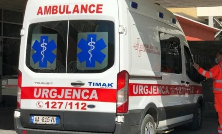 Drejtonte biçikletën i dehur, plagoset i moshuari në Korçë