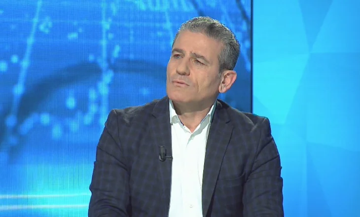 “Duhen protesta të rezistencës bllokuese”/ Plani i opozitës, reagon gazetari: I duhet një lëvizje, që ta detyrojë…