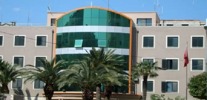 Durrës/ 36-vjeçari i dehur dhe me kanabis në makinë tenton të korruptojë policinë, arrestohet në flagrancë