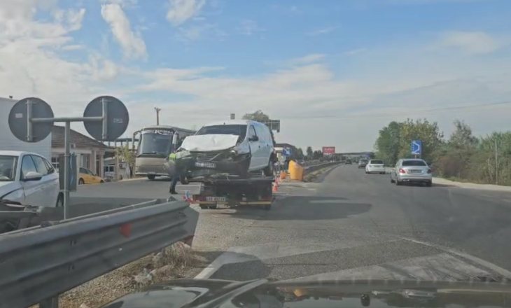 Dy aksidente tek “Pushimi i Shoferit” në autostradën Lushnjë–Fier