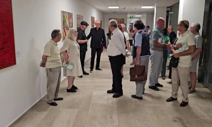 “Dy botë, një realitet”/ Durrës, ekspozita në Galerinë e Artit Pamor “Nikolet Vasia”