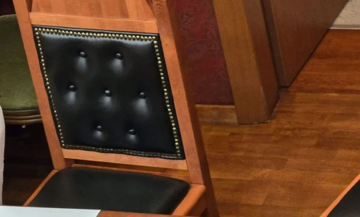 Dy karrige bosh! Altin Dumani dhe Olsian Çela munguan në Kuvend