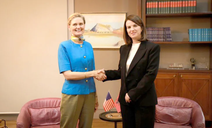 E Ngarkuara me Punë e Ambasadës Amerikane paralajmëron furtunë për terroristët dhe trafikantët, Trump kërkon…