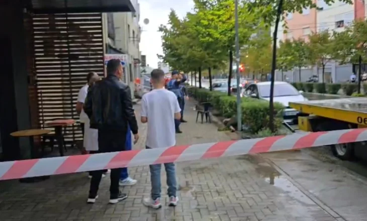 E rëndë në Durrës, shtylla e dëmtuar në rrugë i merr jetën një personi