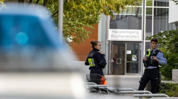 E rëndë në Gjermani/ 18-vjeçari nga Kosova plagos me thikë mësuesen, policia e vret gjatë ndjekjes