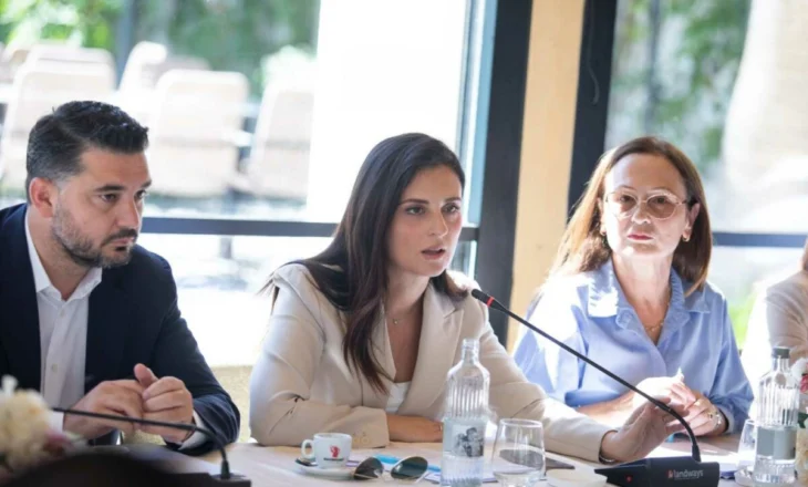 Emiriana Sako zëvendëson Veliajn në krye te Shoqatës Kombëtare të Bashkive