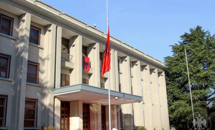 Emrat e ministrave të rinj në tryezën e Begajt, Presidenca: Po i verifikojmë me SHISH dhe “Dosjet”