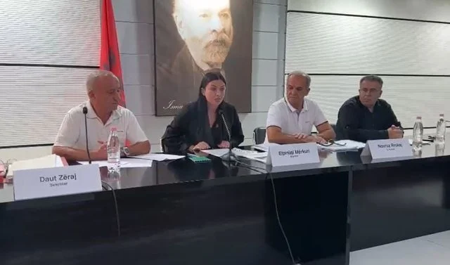 Ermal Dredha dha dorëheqjen, mblidhet këshilli bashkiak i Vlorës/ Emrat, kush pritet ta zëvendësojë