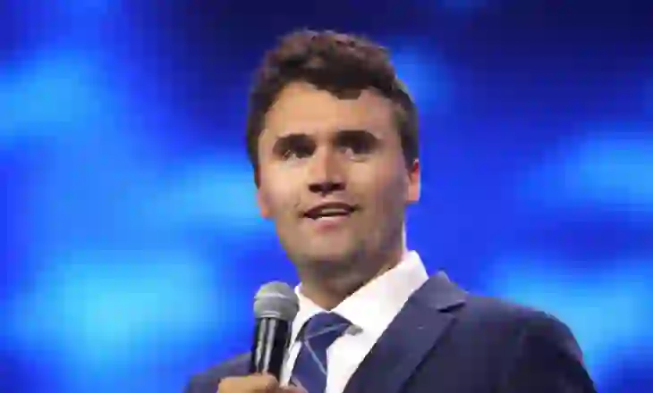 FBI: Shenjat në armën e përdorur për vrasjen e Charlie Kirk përputhen me ato të të dyshuarit