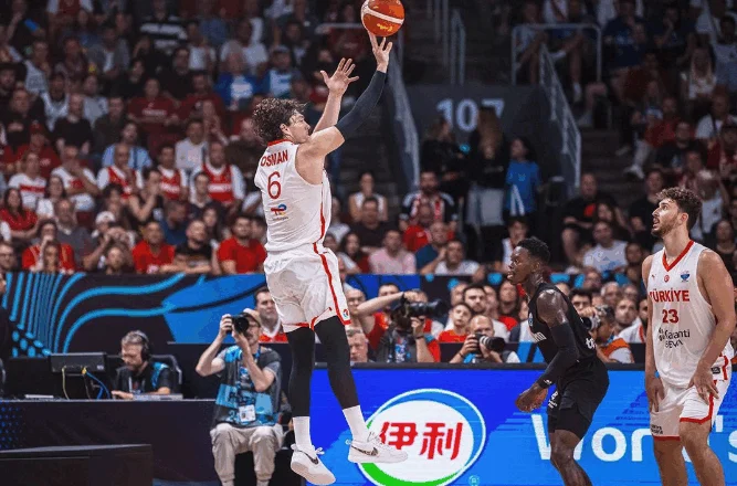 Finale EuroBasket/ Gjermania mposht Turqinë në Riga