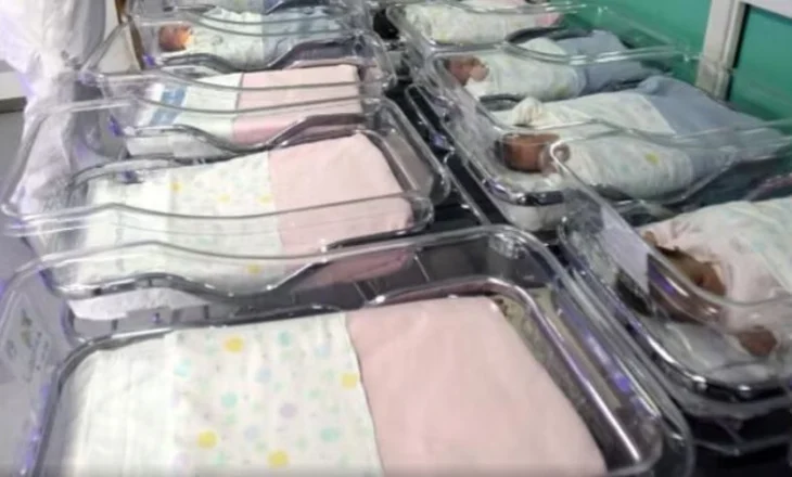Foshnja lindi pa këmbë, gjinekologu gjobitet pas 10 vitesh me 350 mijë euro