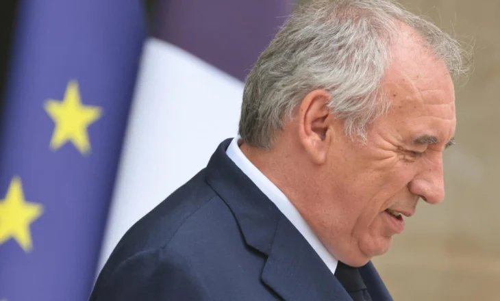 Franca në krizë politike/ Kush do të jetë kryeministri i ri pas dështimit të Bayrou dhe çfarë do të bëjë Macron?