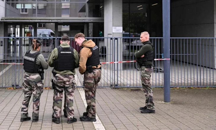 Francë, sulm i përgjakshëm në një shkollë, nxënësi 14-vjeçar godet me thikë mësuesen