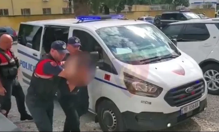 Futi me forcë të riun në makinë, arrestohet ‘pengmarrësi’ 33-vjeçar në Sarandë