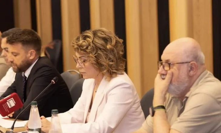 Gazetarët 5 muaj pa marrë rrogat, Eni Vasili: Nuk e kam fajin unë, RTSH është në situatë katastrofike. Rrezikojmë..
