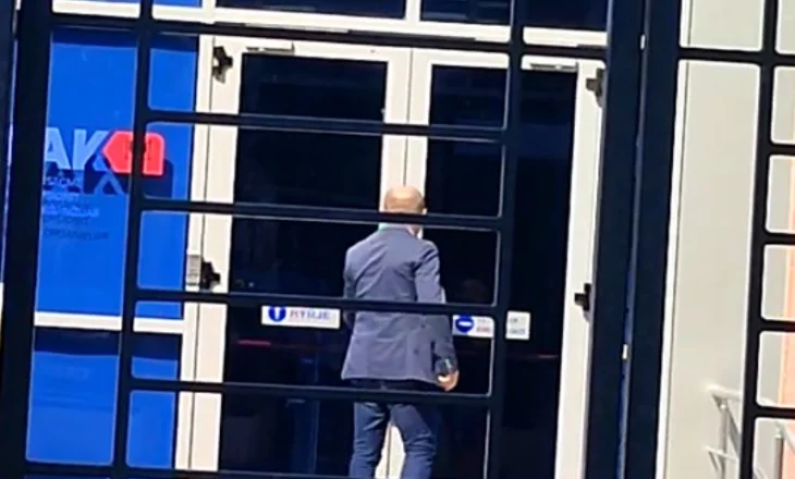 Gjyqi për shpifje ndaj Xhelal Mziut/ Deputeti Agron Malaj e ka paditur për një deklaratë në fushatën e 11 majit